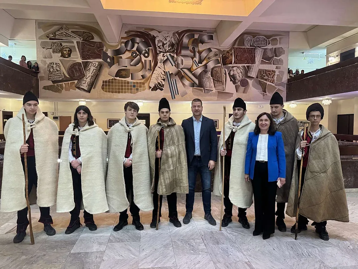 Кметът Живко Тодоров към коледарите: Вие съхранявате традициите и поддържате устоите на нашето общество