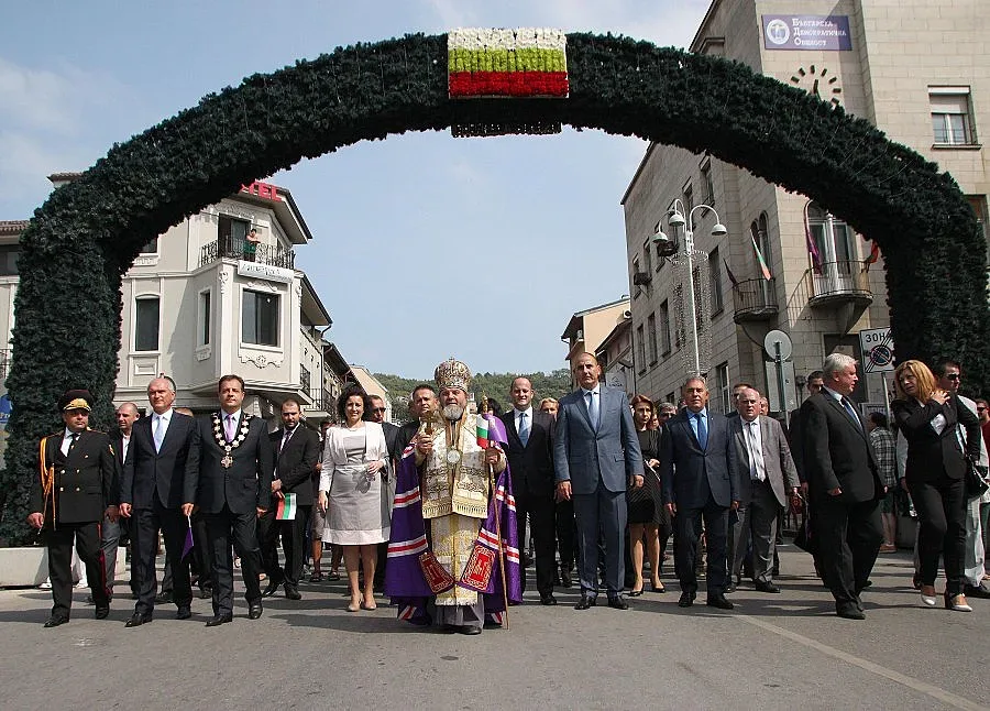 Шествия и молебени за Независимостта