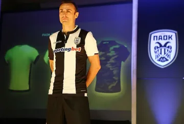 Бербатов прибира 200 бона при титла