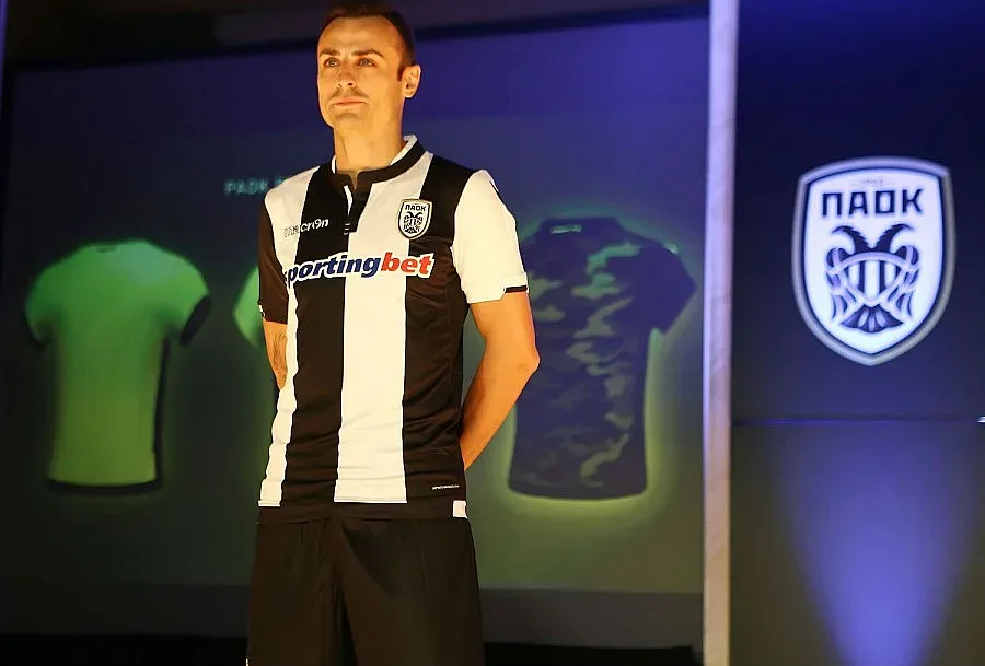 Бербатов прибира 200 бона при титла