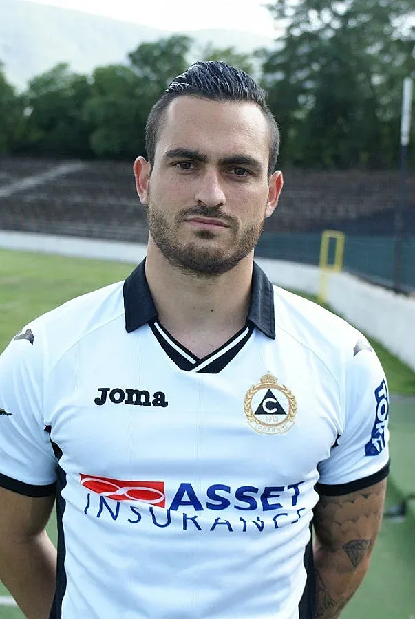 "Славия" продава Манзоро за ЧНГ