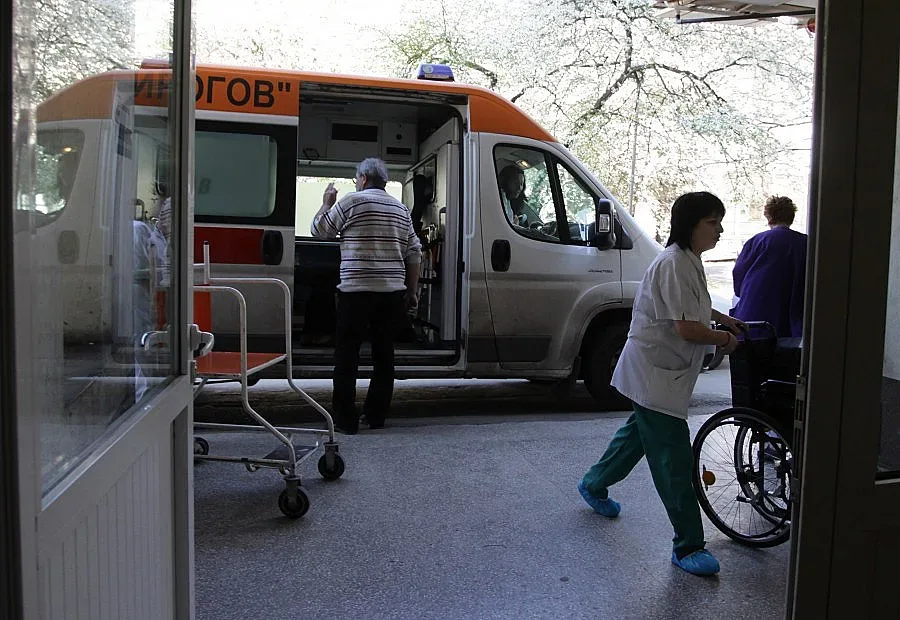 5 деца пострадаха при катастрофа, шофьорът загина на място