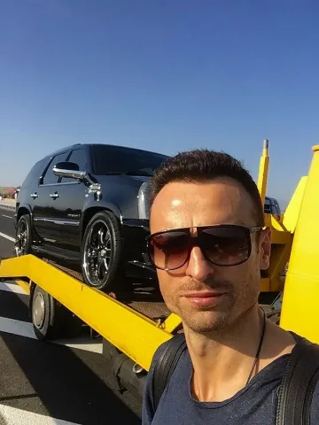 Бербатов показа разваления Escalade и сутрешната любов 