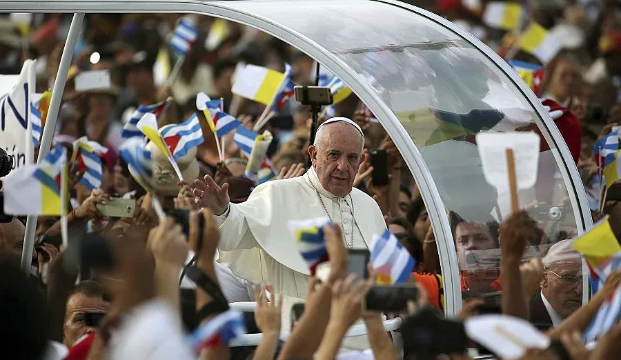 Папата призова за свобода на църквата в Куба