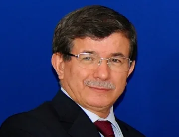 Турският премиер призова света да приеме бежанците