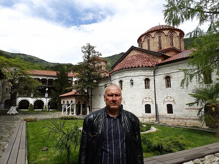 Григорий Бакуриани строи Бачковския манастир