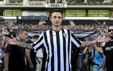 Погнаха треньора заради Бербатов