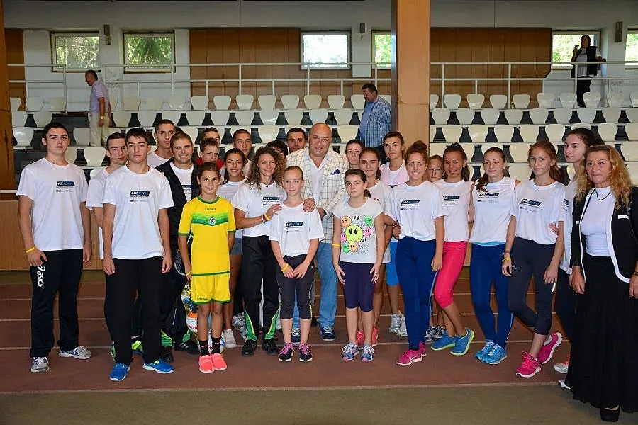 Министър Кралев: Не трябва да губим битката с компютрите