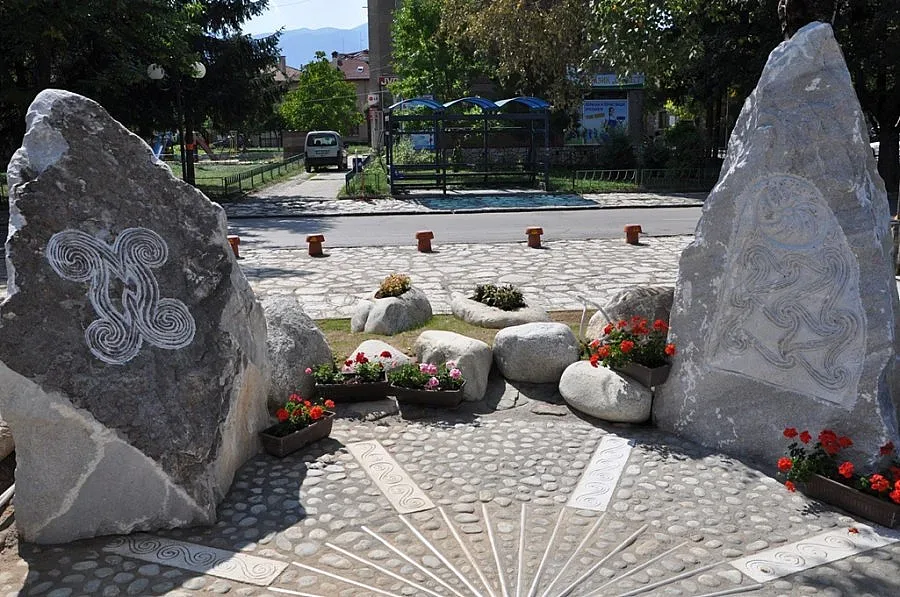 Уникални плочи на 23 века красят Разлог