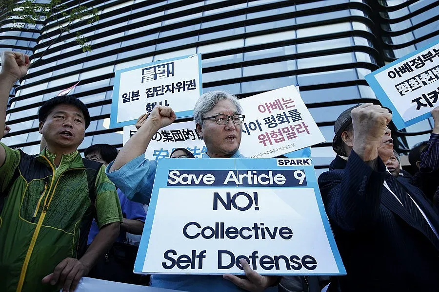 Япония на финалната права за промените в сигурността