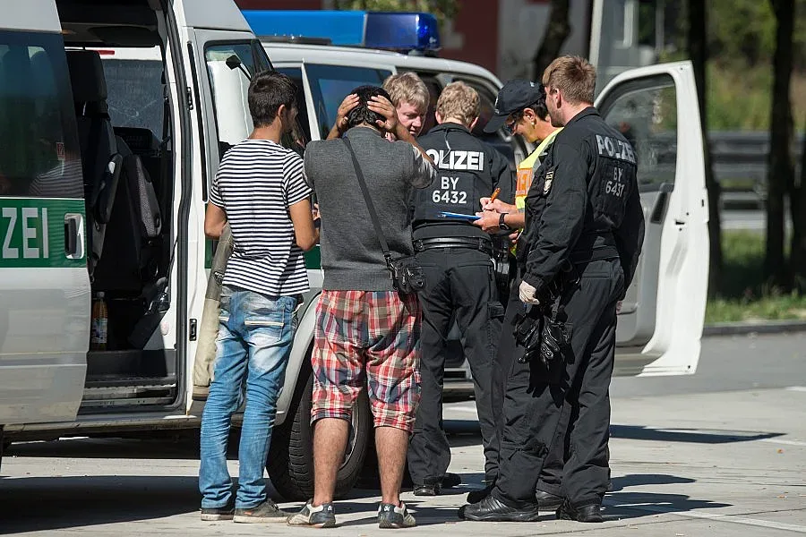 Първа оставка в Германия заради кризата с имигрантите (ОБЗОР)