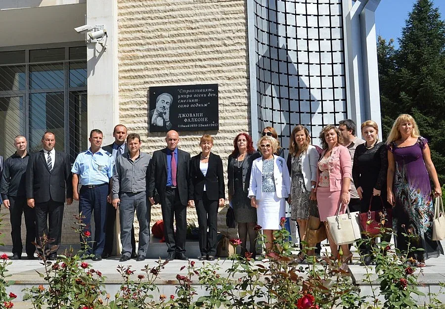 Отличиха магистрати и полицаи