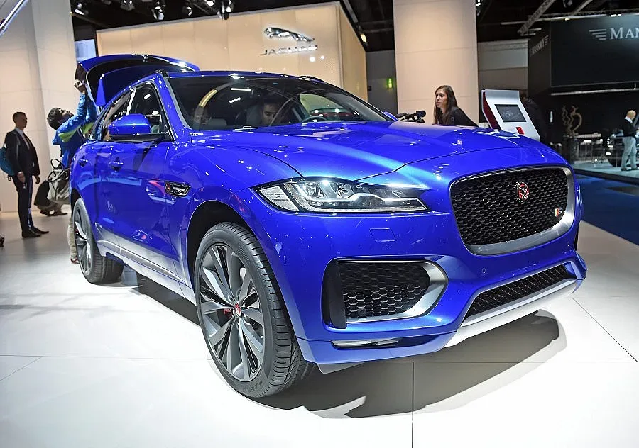 Представиха първия кросоувър на Jaguar