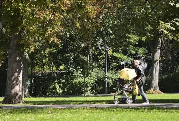 Слънчево и топло