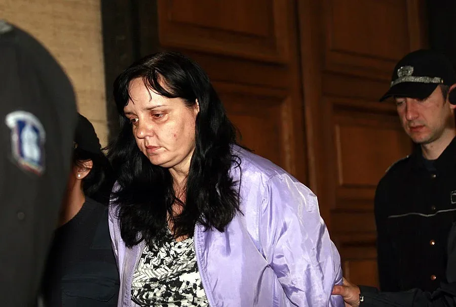 Акушерката Емилия Ковачева отива на изследвания в МВР болница