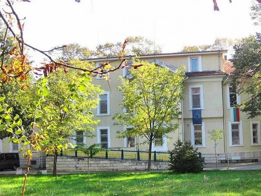 Морска компания празнува четвърт век с благотворителна акция