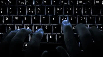 Шефът на MI5: Развитието на интернет пречи да следим терористите 