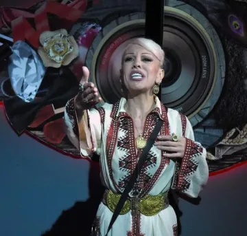 Певица чиcти имидж във "BИП бpaдъp" 