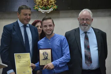 Наградиха журналисти със смели сърца