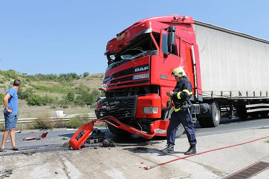 Верижна катастрофа се размина без ранени