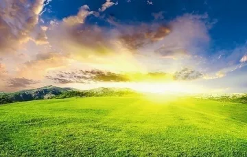 Жарко слънце ни топли още