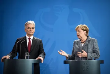 Германия и Австрия свикват Европа за бежанците