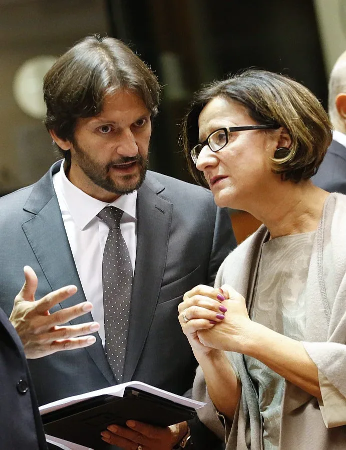 ЕС разселва 40 000 бежанци