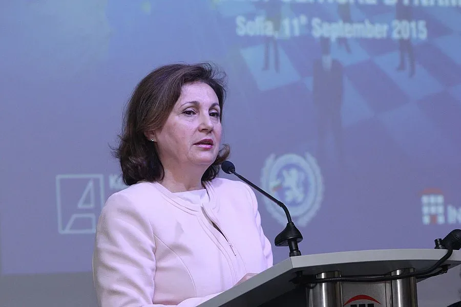 Бъчварова: Подкрепяме квотите за бежанци в България