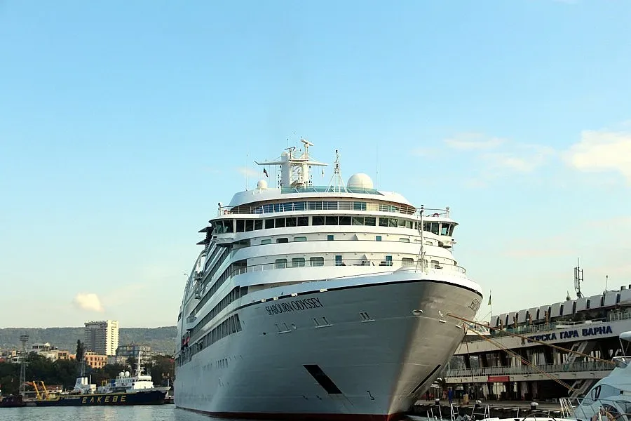 "Одисей" докара 500 богаташи във Варна