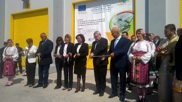 Министър Василева: Заводът за отпадъци няма да замърси река Искър