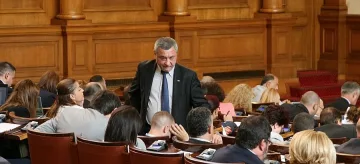 4 дами играят за Патриотите