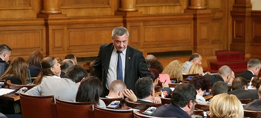 4 дами играят за Патриотите