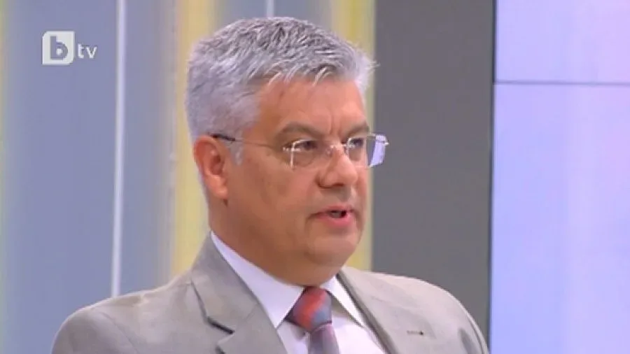 Колчаков: Физически е невъзможно да се преглеждат записите в болницата