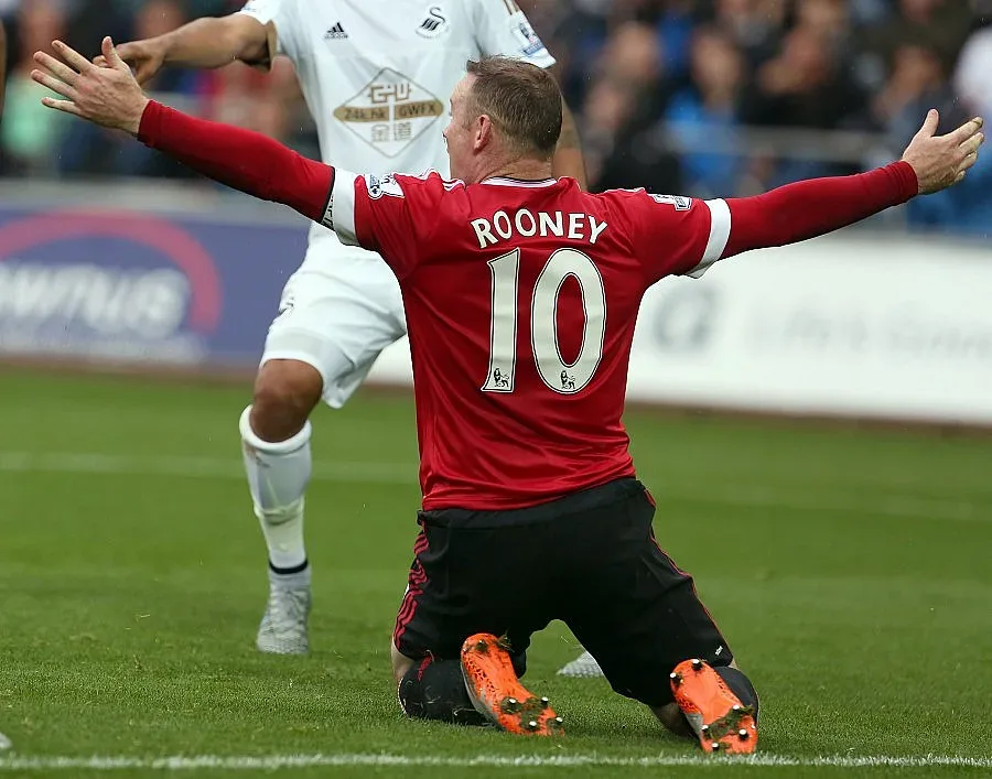 "Юнайтед" остава без Рууни срещу "Ливърпул"