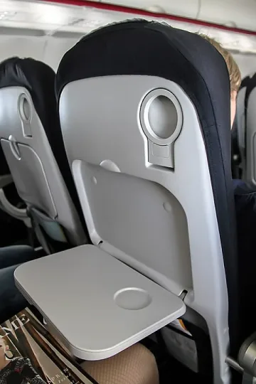 Сгъваемите масички са най-мръсните в самолета