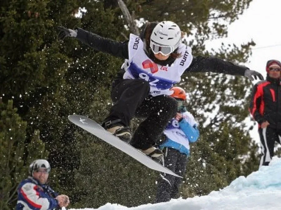 Сани Жекова плаче от липса на сняг