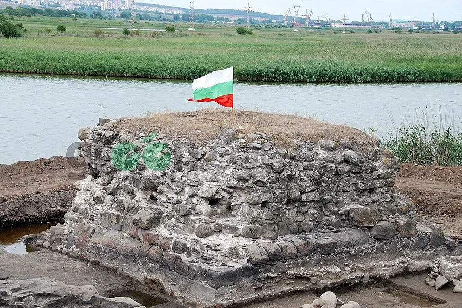 Откриха пристанище с митница на Форос