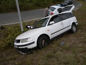 Автомобил с 15 имигранти катастрофира край Китен