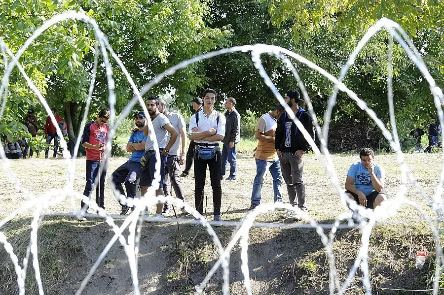 Унгарски епископ се противопостави на папата заради бежанците