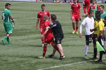 Изгониха дете от "Армията" заради баща му