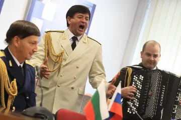 "Александров" пее за любов