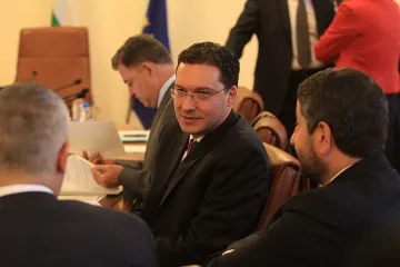 Пускаме руски самолети след проверка в София (ОБЗОР)