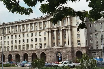 И чиновниците ще стачкуват