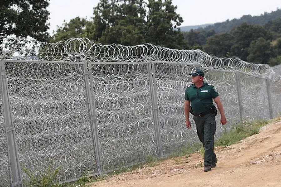 Кабинетът дава още 4,5 млн. лв. за оградата по границата с Турция