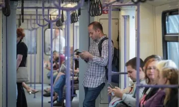 Радан на работа с метро, проверяват му билета (СНИМКА)