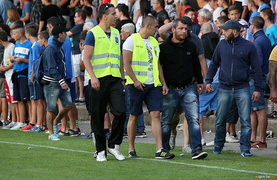 "Левски" обвини родителите от ЦСКА за екшъна