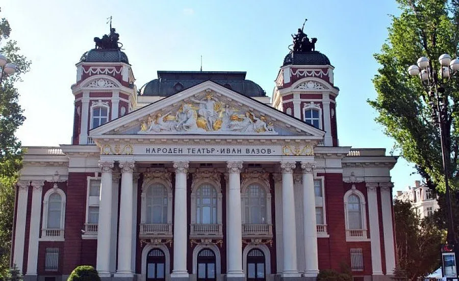 Министерство на културата: Статутът на народния театър не е отнет