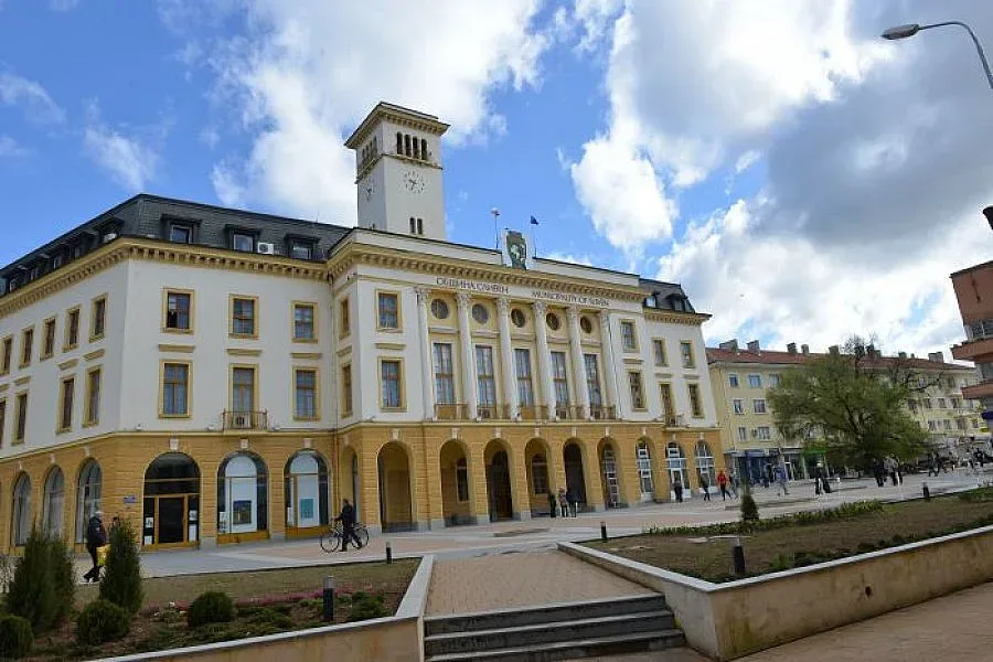 Географският знак става атракция в центъра на Сливен 