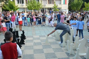 Симитли празнува на Малка Богородица с Дичо и Криско