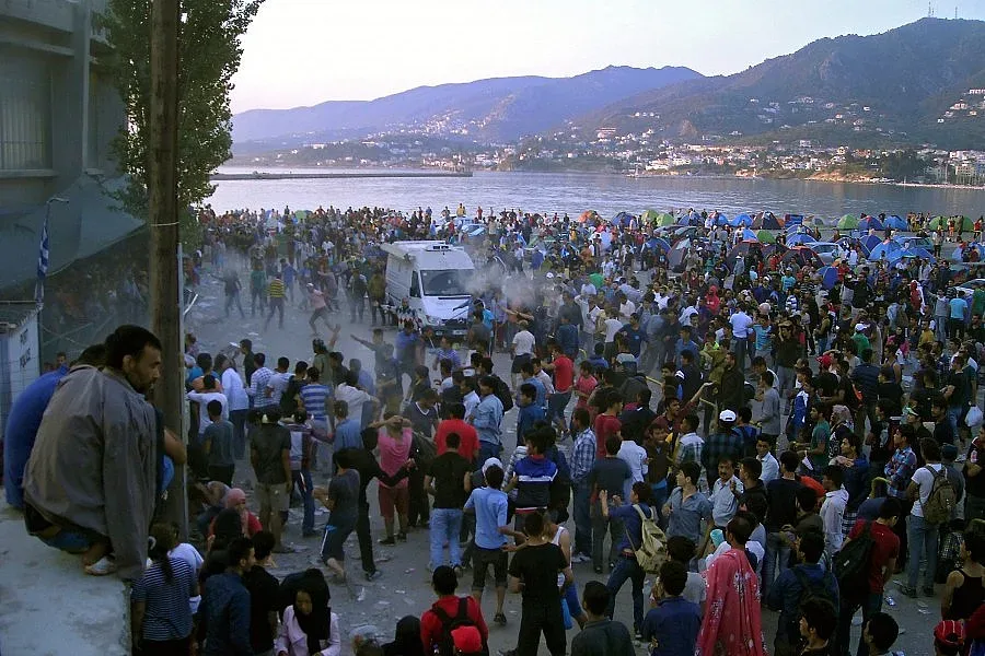 Лесбос на път да "избухне" 